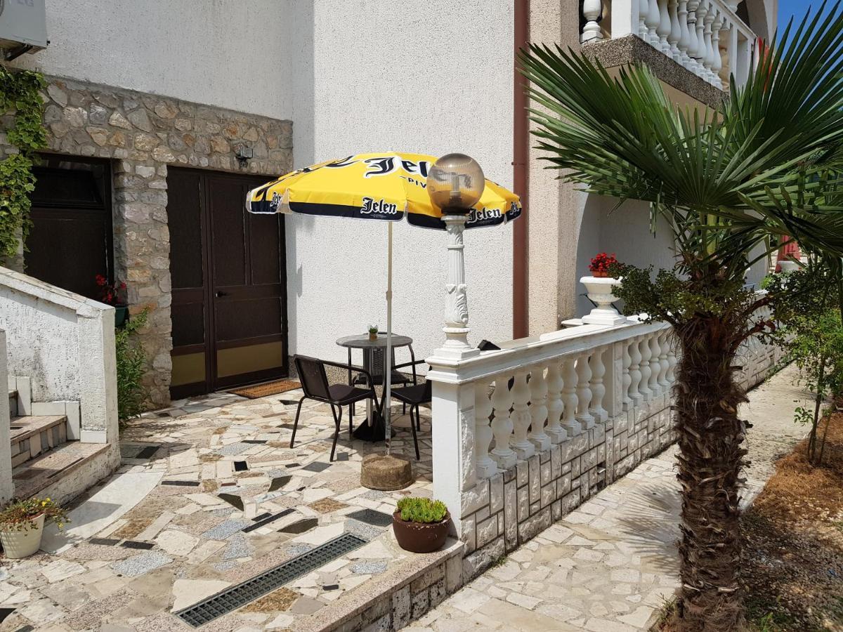 Apartments Dora And Tonka Krk Porat  Extérieur photo