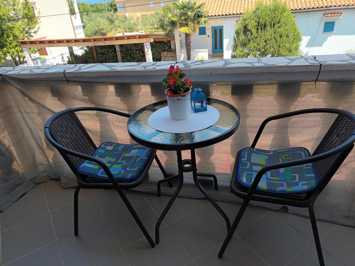 Apartments Dora And Tonka Krk Porat  Extérieur photo