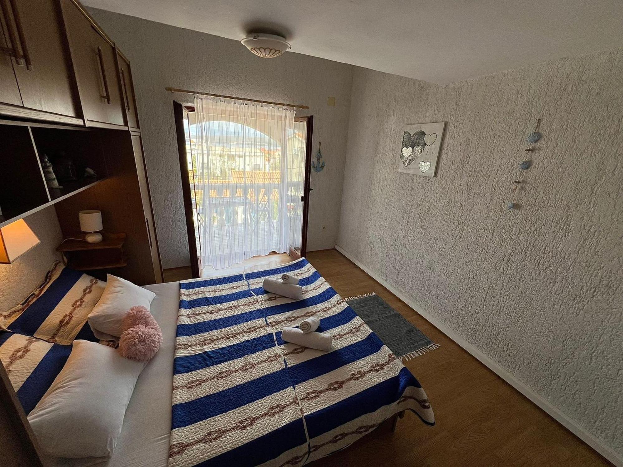 Apartments Dora And Tonka Krk Porat  Extérieur photo