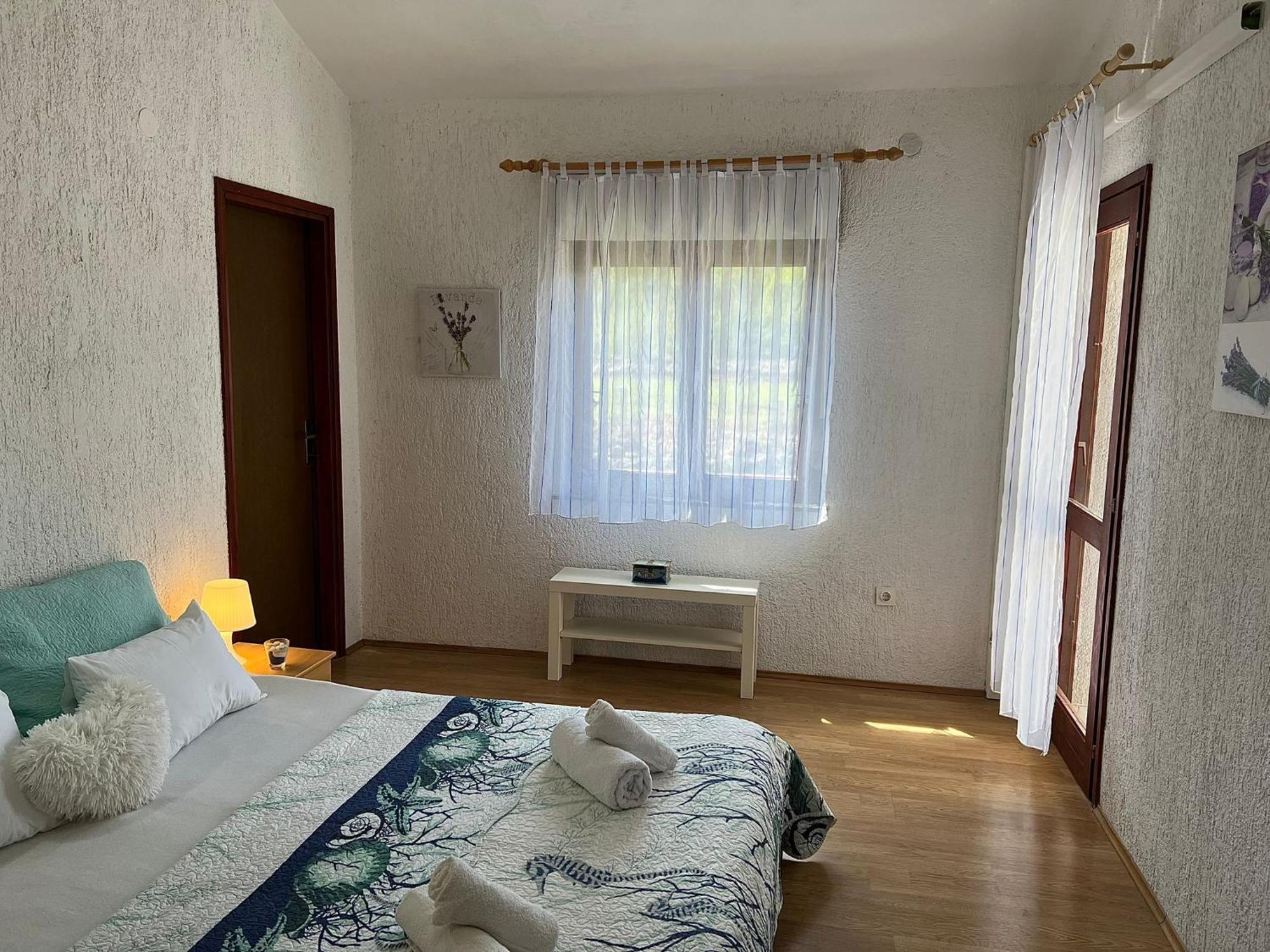 Apartments Dora And Tonka Krk Porat  Extérieur photo