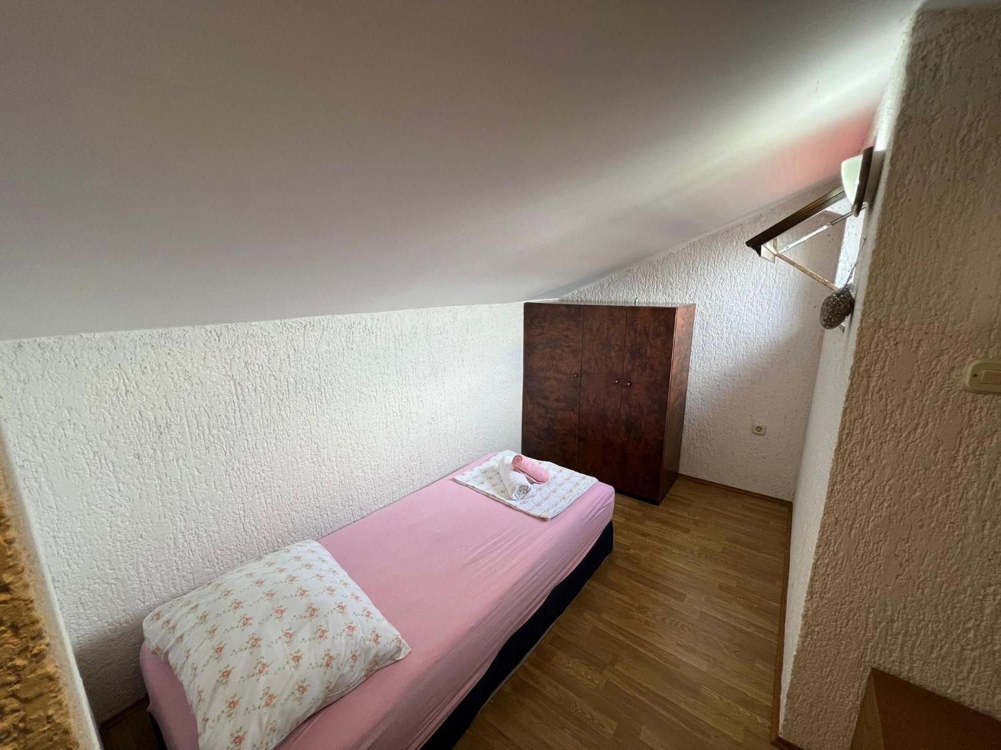 Apartments Dora And Tonka Krk Porat  Extérieur photo