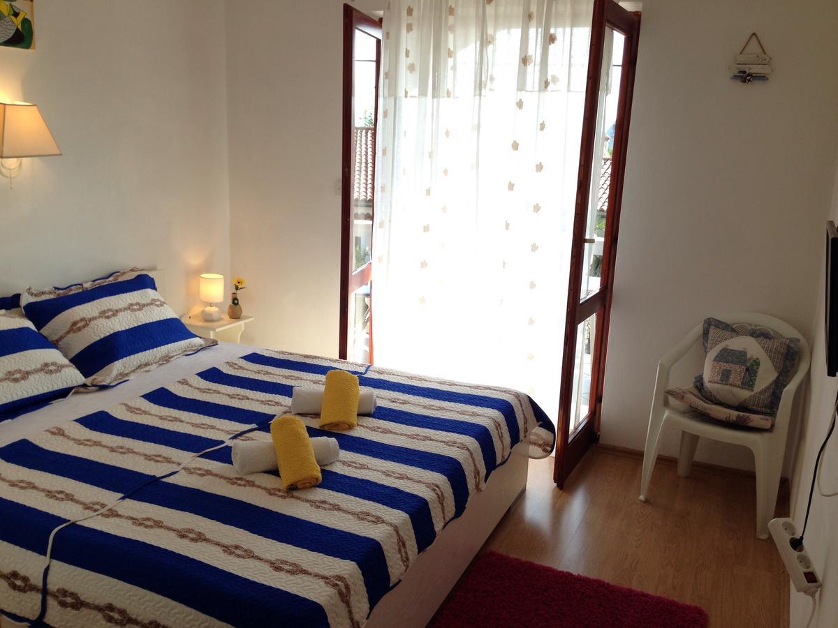 Apartments Dora And Tonka Krk Porat  Extérieur photo