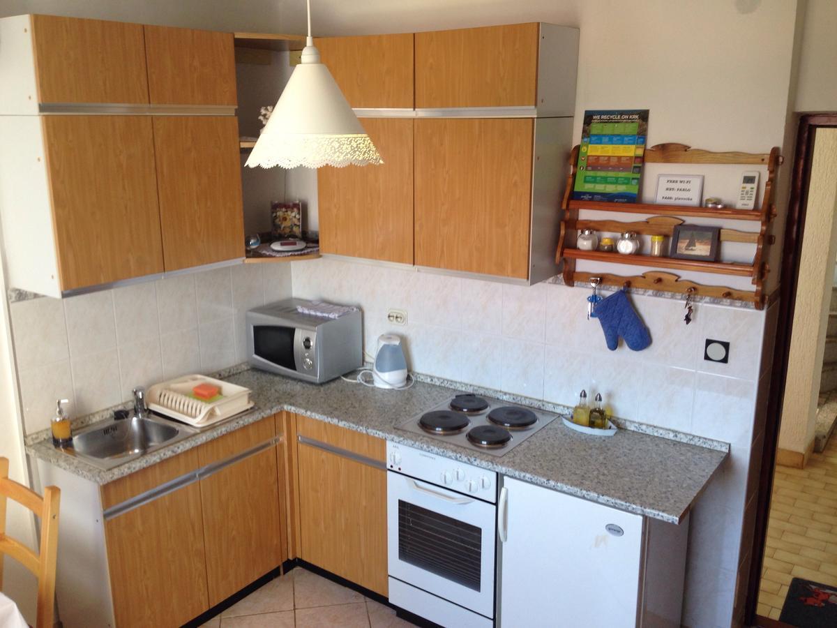 Apartments Dora And Tonka Krk Porat  Extérieur photo