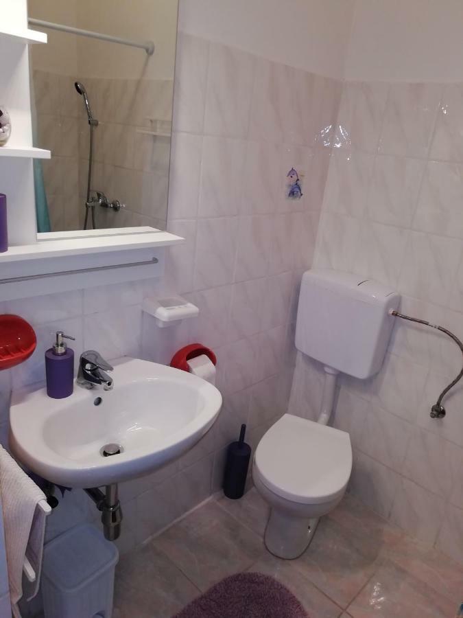 Apartments Dora And Tonka Krk Porat  Extérieur photo